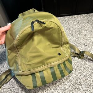 Lululemon Backpack EUC 🤍